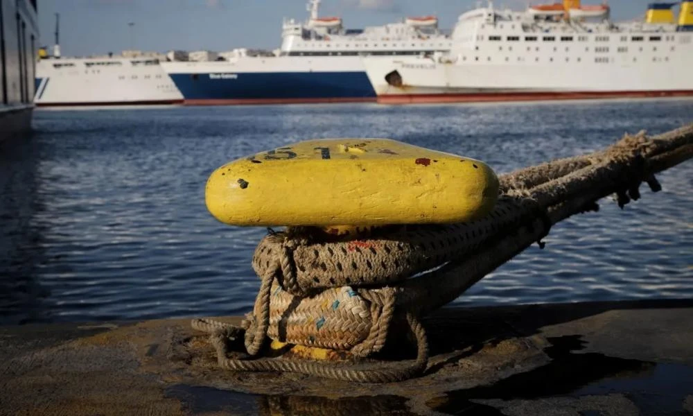 Απαγορευτικό απόπλου από Πειραιά και Ραφήνα λόγω καιρικών συνθηκών